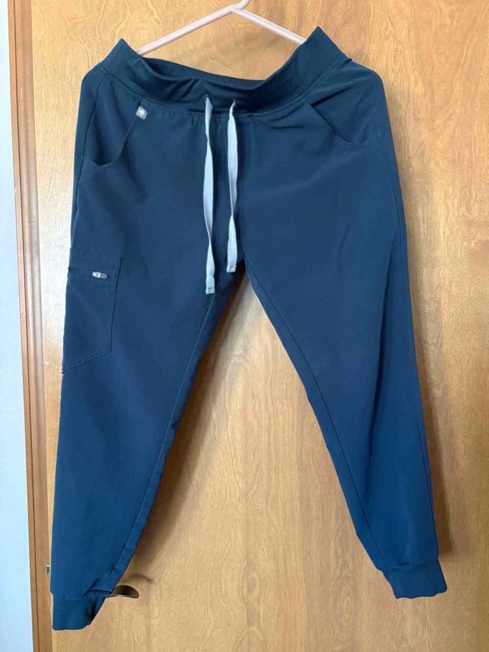 Figs slate/blue scrub joggers